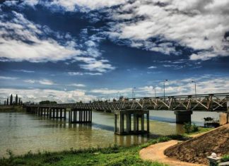 pont Hien Luong