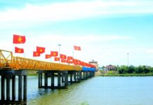 Pont Hien Luong du Vietnam