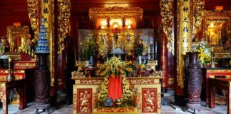 Découvrir la croyance dans les temples au Vietnam 3