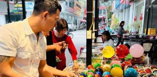marché des pierres précieuses de Luc Yen 1